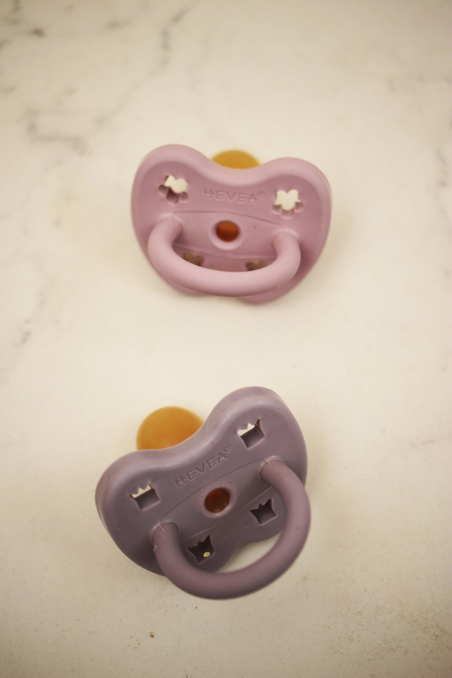 2 Chupetas Hevea Dusty Violet / Light Orchid